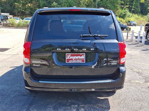 Used 2016 Dodge Grand Caravan SXT image 5