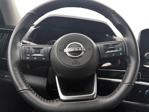 Used 2025 Nissan Pathfinder SV image 12