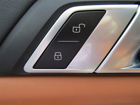 Used 2024 BMW X7 xDrive40i w/ Premium Package image 10