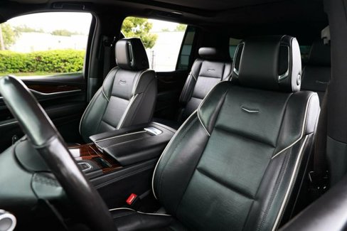 Used 2021 Cadillac Escalade ESV Premium Luxury image 6