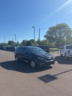 New 2026 Chrysler Pacifica Select image 8