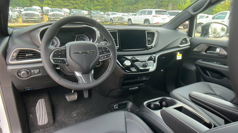 New 2026 Chrysler Voyager LX image 22