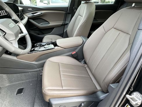 New 2025 Audi Q6 e-tron Prestige image 9