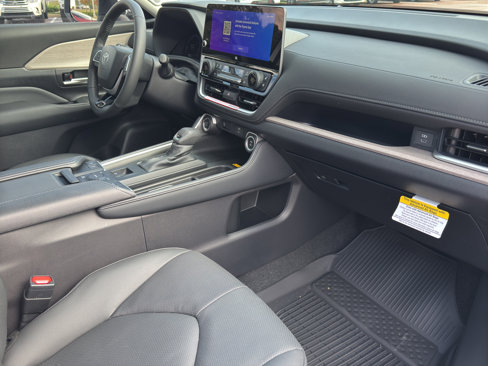 New 2026 Toyota Grand Highlander Limited image 9