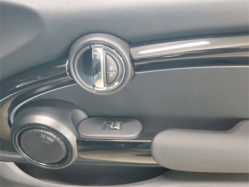 Certified 2024 MINI Cooper SE image 30