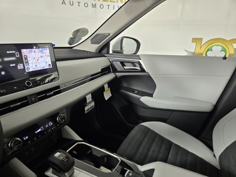New 2025 Mitsubishi Outlander SE image 25