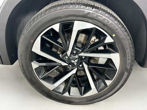 Used 2024 Mitsubishi Outlander SE image 11