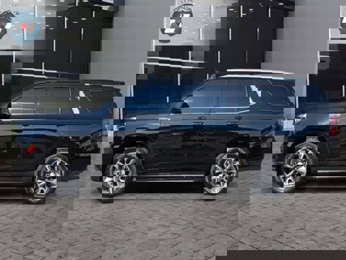 Used 2024 Chevrolet Tahoe LT w/ Luxury Package image 2