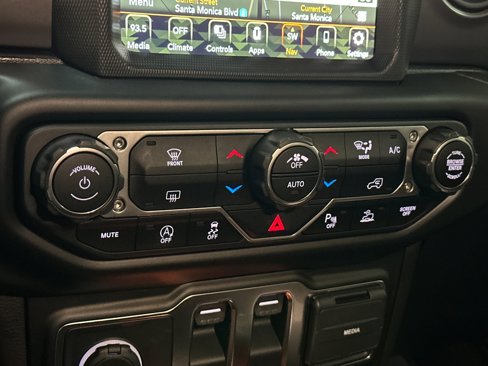 Certified 2021 Jeep Wrangler Sport S image 20