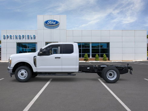 New 2025 Ford F350 XL w/ XL Chrome Package image 3