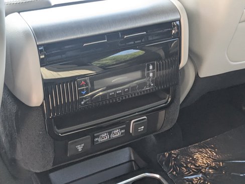 New 2025 Jeep Wagoneer L Series II image 18