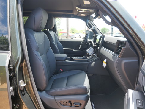Used 2025 Lexus GX 550 image 14