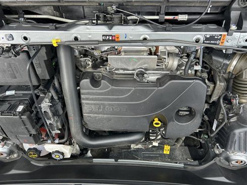 Used 2024 GMC Terrain SLE image 27