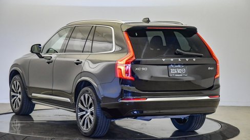Certified 2025 Volvo XC90 B6 Plus image 2