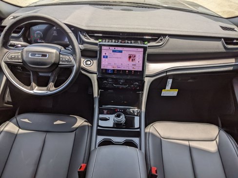 New 2025 Jeep Grand Cherokee Limited w/ Black Appearance Package image 14