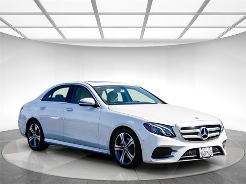 Used 2018 Mercedes-Benz E 300 image 4