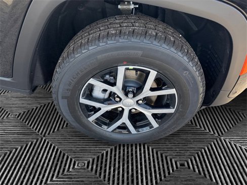 New 2025 Jeep Grand Cherokee Limited image 14