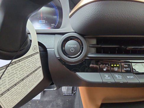 New 2025 Toyota Crown Signia image 27