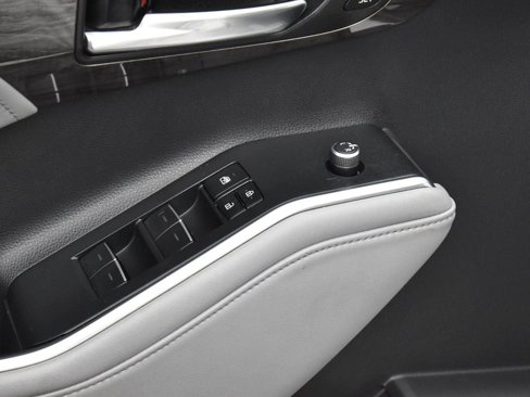 Used 2022 Toyota Highlander Limited image 14