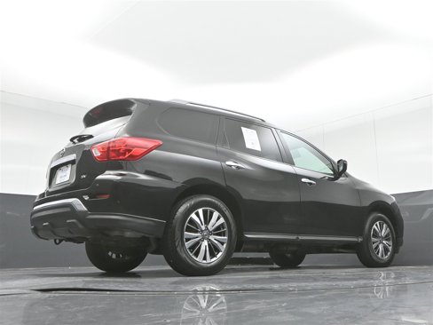 Used 2020 Nissan Pathfinder SV image 32