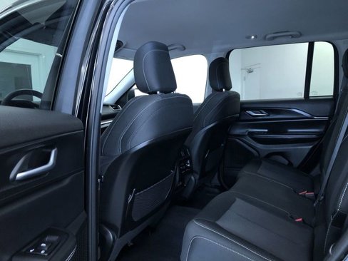 Used 2023 Jeep Grand Cherokee Laredo image 20