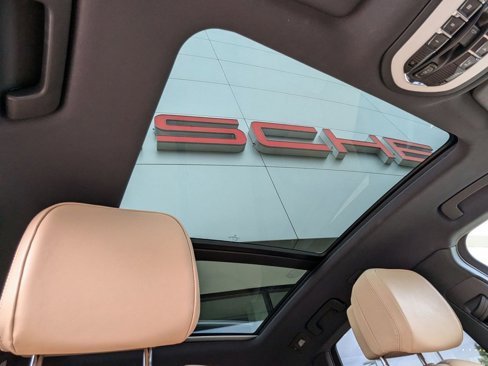 Certified 2025 Porsche Macan image 27