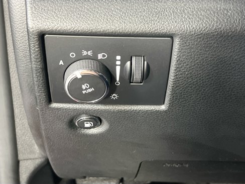 Used 2022 Jeep Grand Cherokee Laredo X image 10