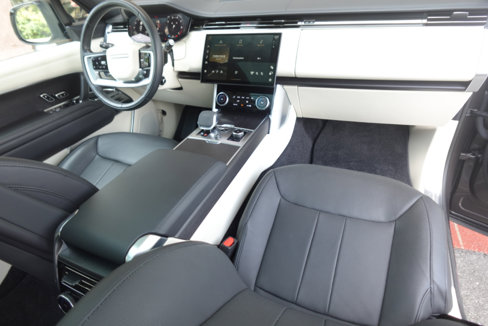 Used 2023 Land Rover Range Rover SE image 19