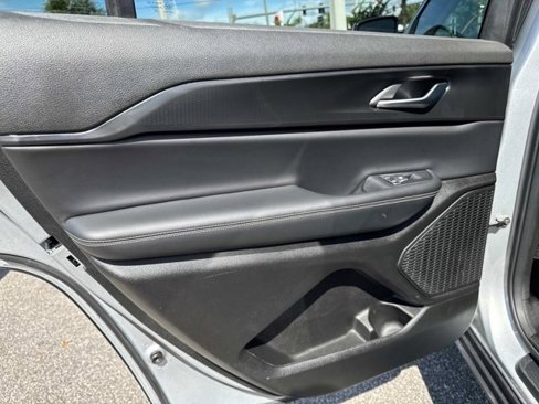 Used 2023 Jeep Grand Cherokee L Laredo image 13