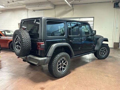 Used 2024 Jeep Wrangler Unlimited Rubicon w/ Convenience Group image 3
