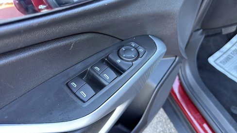 Used 2025 Chevrolet Trax LS image 11