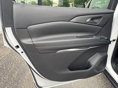 New 2025 Chevrolet Traverse LT image 16