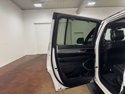 Used 2024 Jeep Wagoneer Series II w/ Convenience Group I image 46