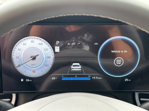 Certified 2025 Hyundai Elantra SEL image 28