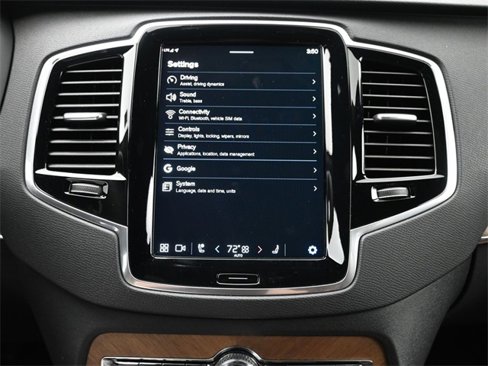 Used 2024 Volvo XC90 B6 Plus w/ Protection Package image 15