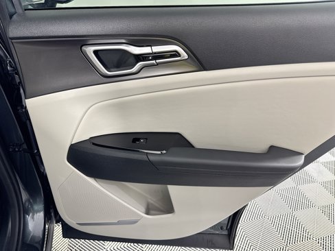 Used 2025 Kia Sportage EX image 27