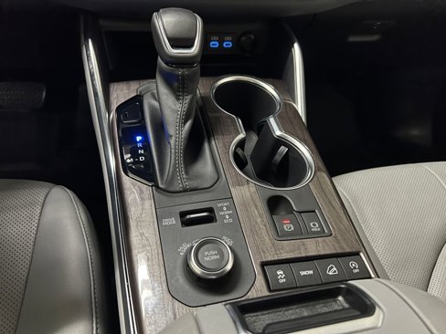 Certified 2022 Toyota Highlander Platinum image 28