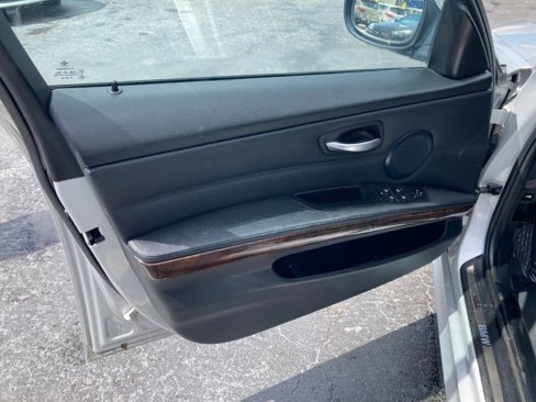 Used 2011 BMW 328i xDrive Sedan image 5