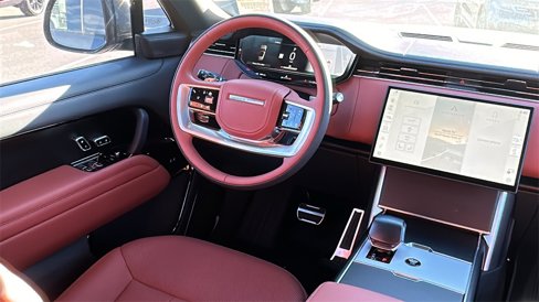 New 2025 Land Rover Range Rover SV image 33