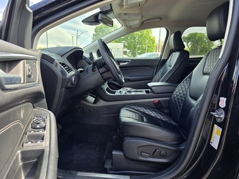 Used 2024 Ford Edge Titanium image 15