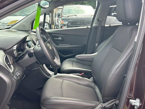 Certified 2022 Chevrolet Trax LT w/ LT Convenience Package image 20