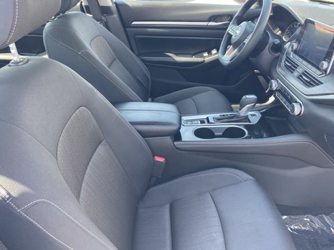 Used 2023 Nissan Altima 2.5 SV image 11