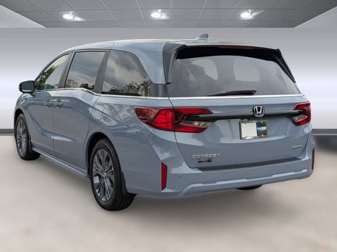 New 2026 Honda Odyssey Touring image 3