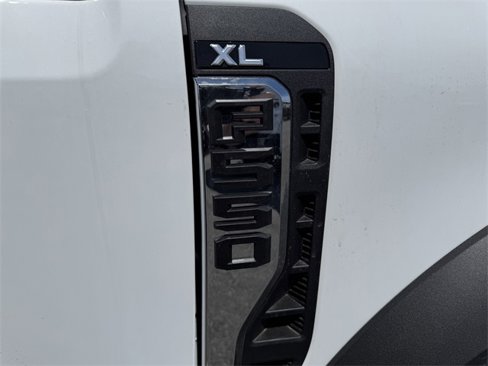 New 2025 Ford F550 4x4 SuperCab Super Duty image 37