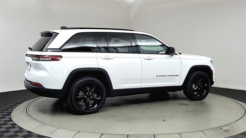 Used 2022 Jeep Grand Cherokee Altitude image 7