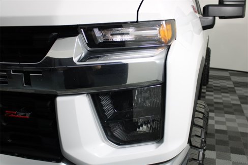 Used 2023 Chevrolet Silverado 2500 LT image 3