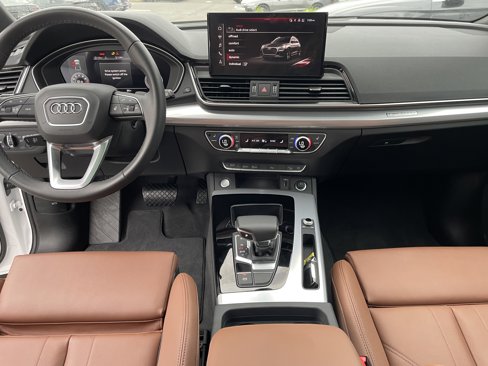 Certified 2025 Audi Q5 2.0T Premium image 8