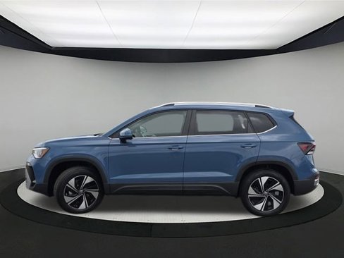 New 2025 Volkswagen Taos SE image 4