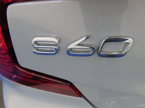 Used 2025 Volvo S60 B5 Core image 14