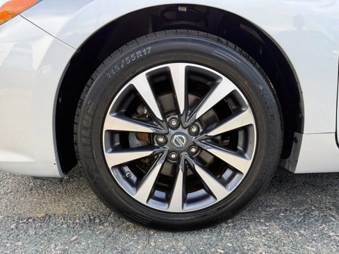 Used 2016 Nissan Altima 2.5 SV image 12